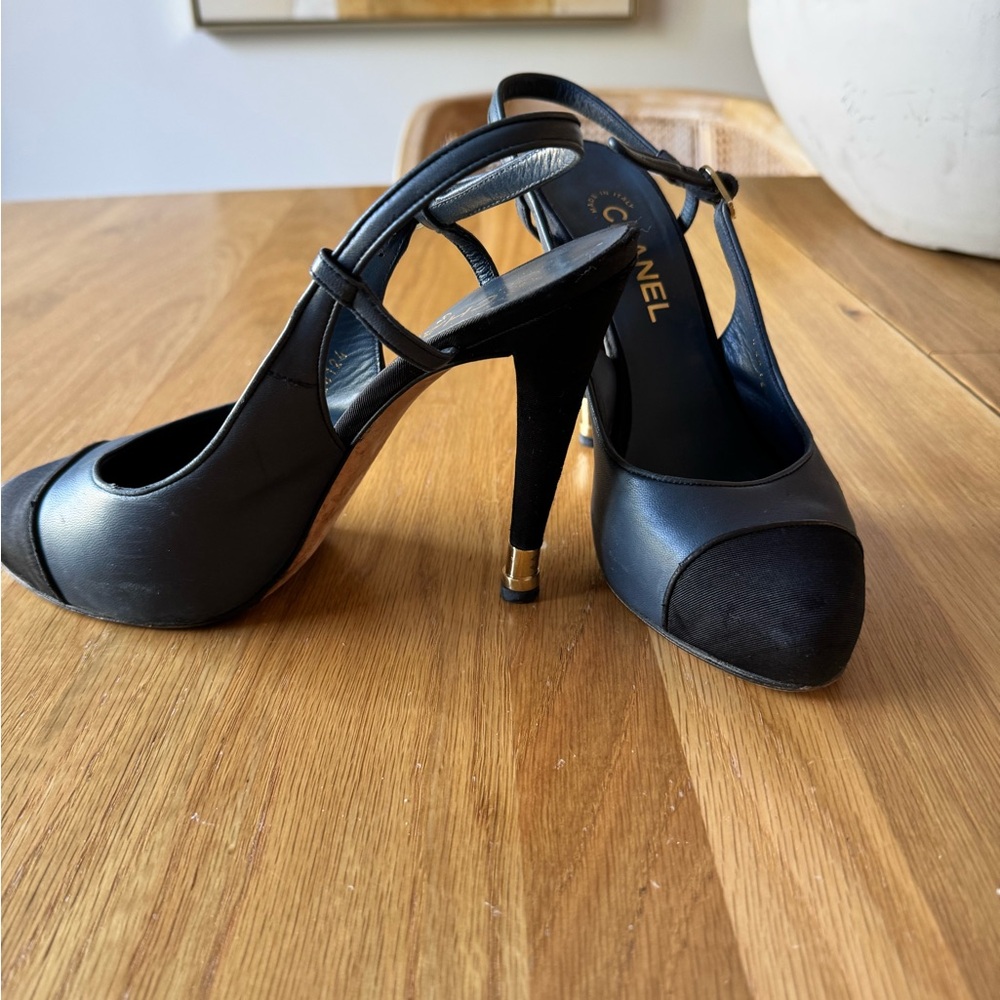 CHANEL Women's Black and Navy with gold tipped Heels - size 39/40 gently worn - Picture 11 of 11
